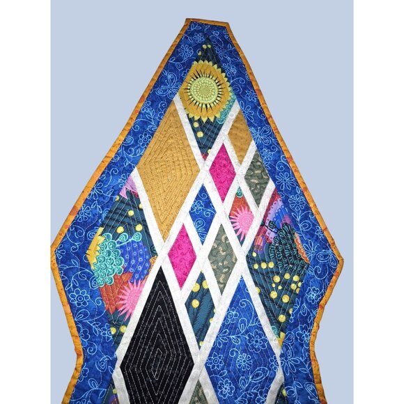 Handmade Quilted Table Runner With Diamond Pattern Floral Design - Picture 5 of 8